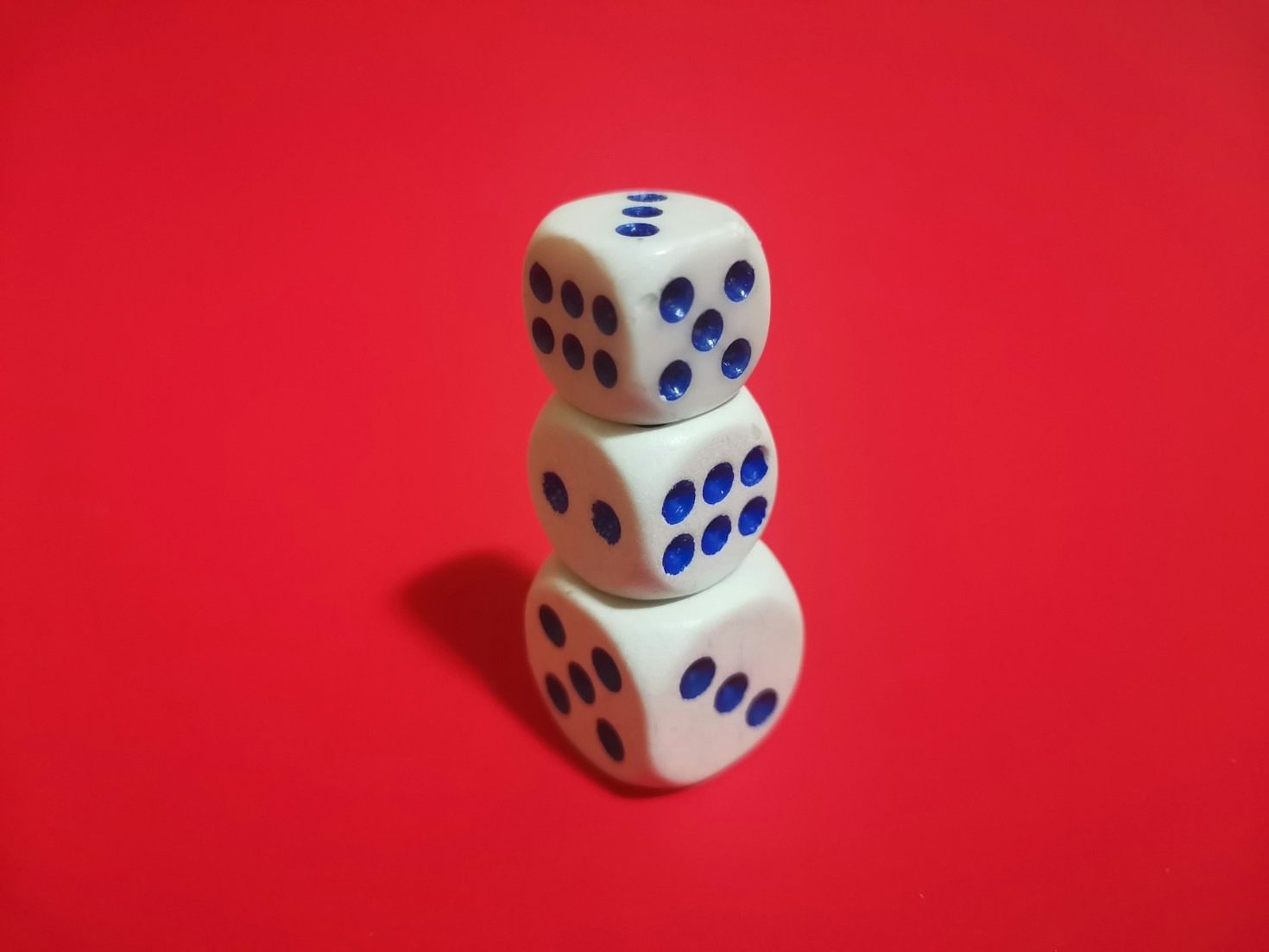 Výhody a nevýhody různých sázkových strategií